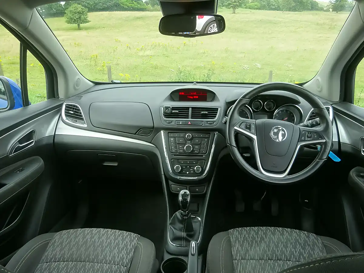 Used 2015 Vauxhall Mokka Exclusiv Blue - Interior and Exterior details 14