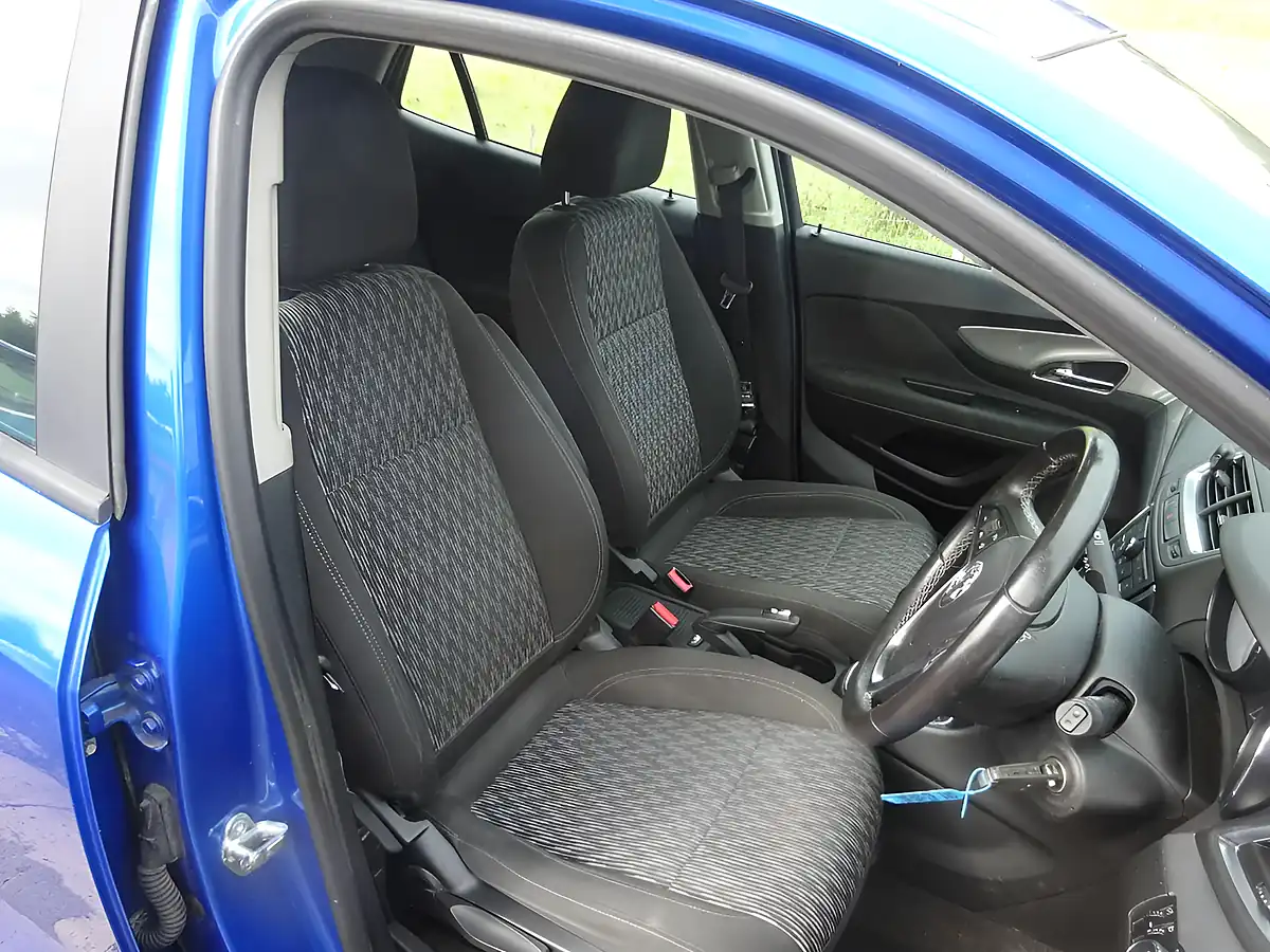 Used 2015 Vauxhall Mokka Exclusiv Blue - Interior and Exterior details 15