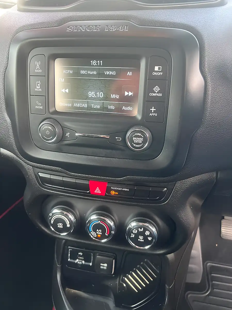 Used 2015 Vauxhall Mokka Exclusiv Blue - Interior and Exterior details 16