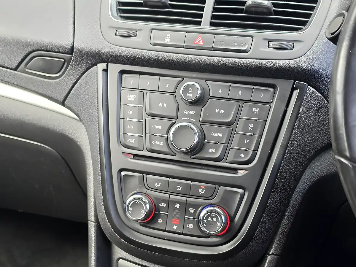 Used 2015 Vauxhall Mokka Exclusiv Brown - Interior and Exterior details 12