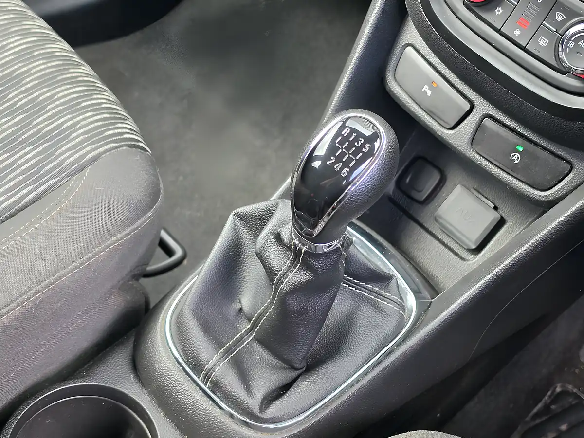 Used 2015 Vauxhall Mokka Exclusiv Brown - Interior and Exterior details 13