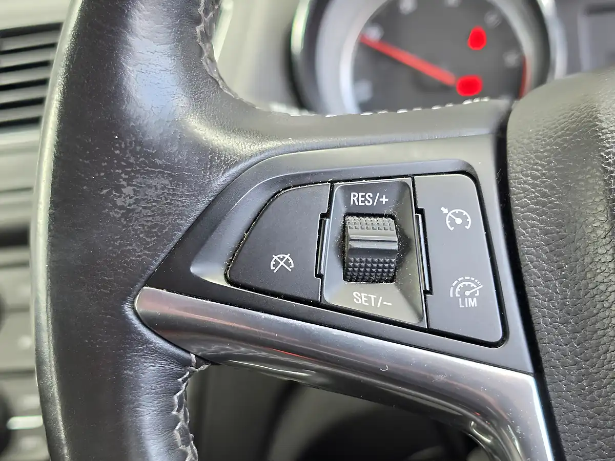Used 2015 Vauxhall Mokka Exclusiv Brown - Interior and Exterior details 14