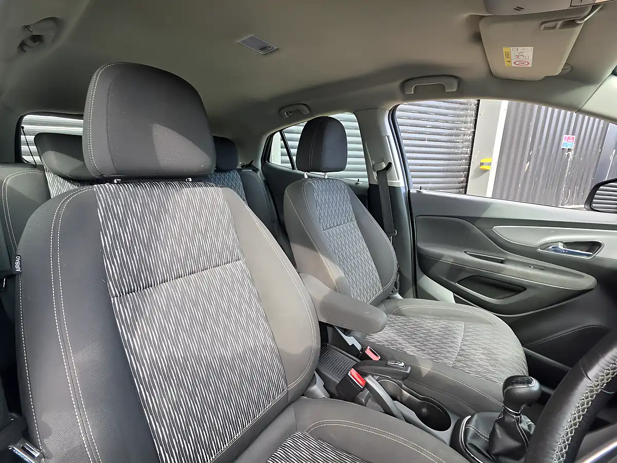 Used 2015 Vauxhall Mokka Exclusiv Brown - Interior and Exterior details 4