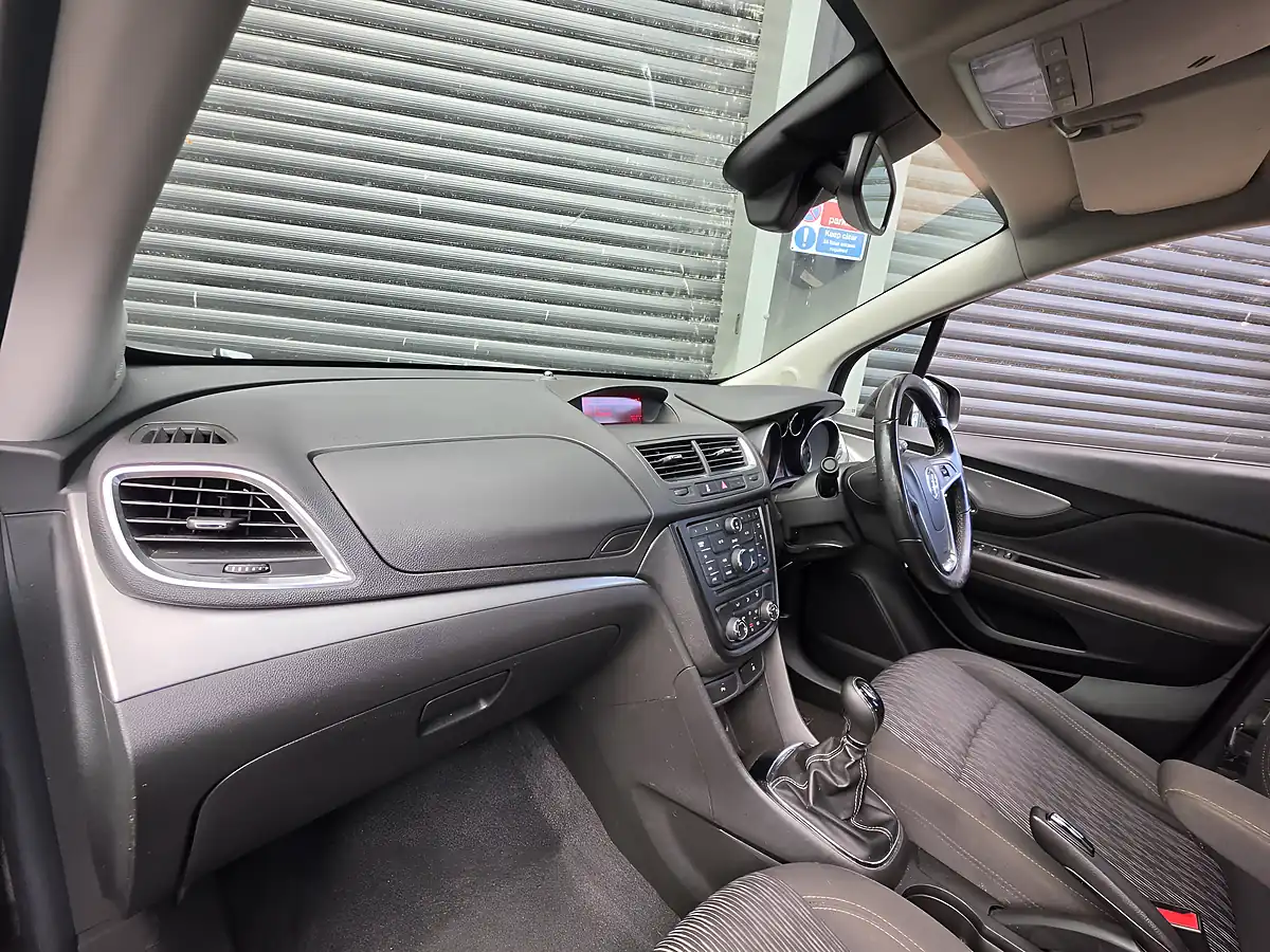 Used 2015 Vauxhall Mokka Exclusiv Brown - Interior and Exterior details 9