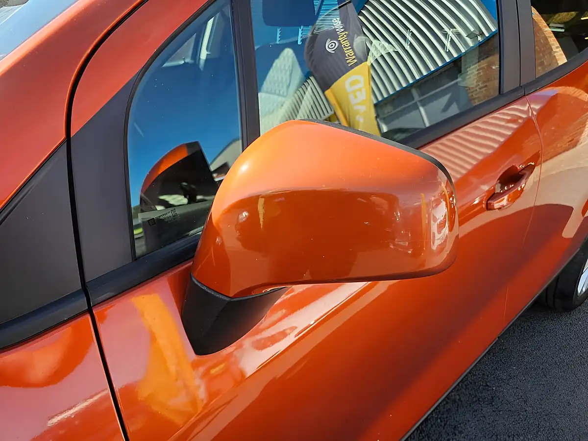 Used 2015 Vauxhall Mokka Exclusiv Orange - Interior and Exterior details 13