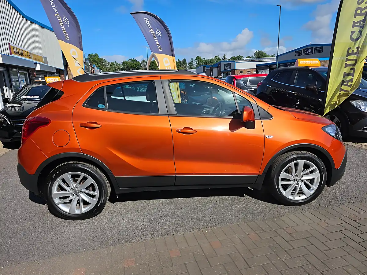 Used 2015 Vauxhall Mokka Exclusiv Orange - Interior and Exterior details 5