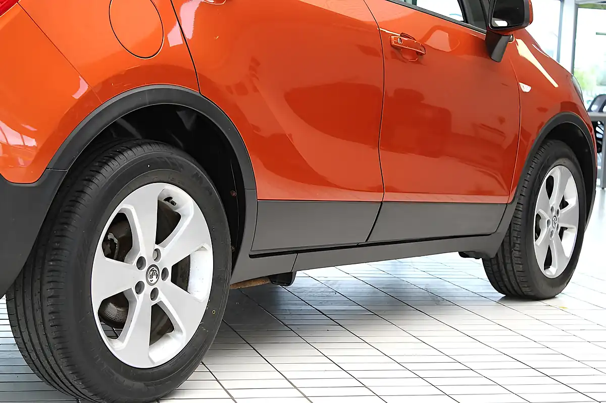 Used 2015 Vauxhall Mokka Exclusiv Orange Rock - Interior and Exterior details 15