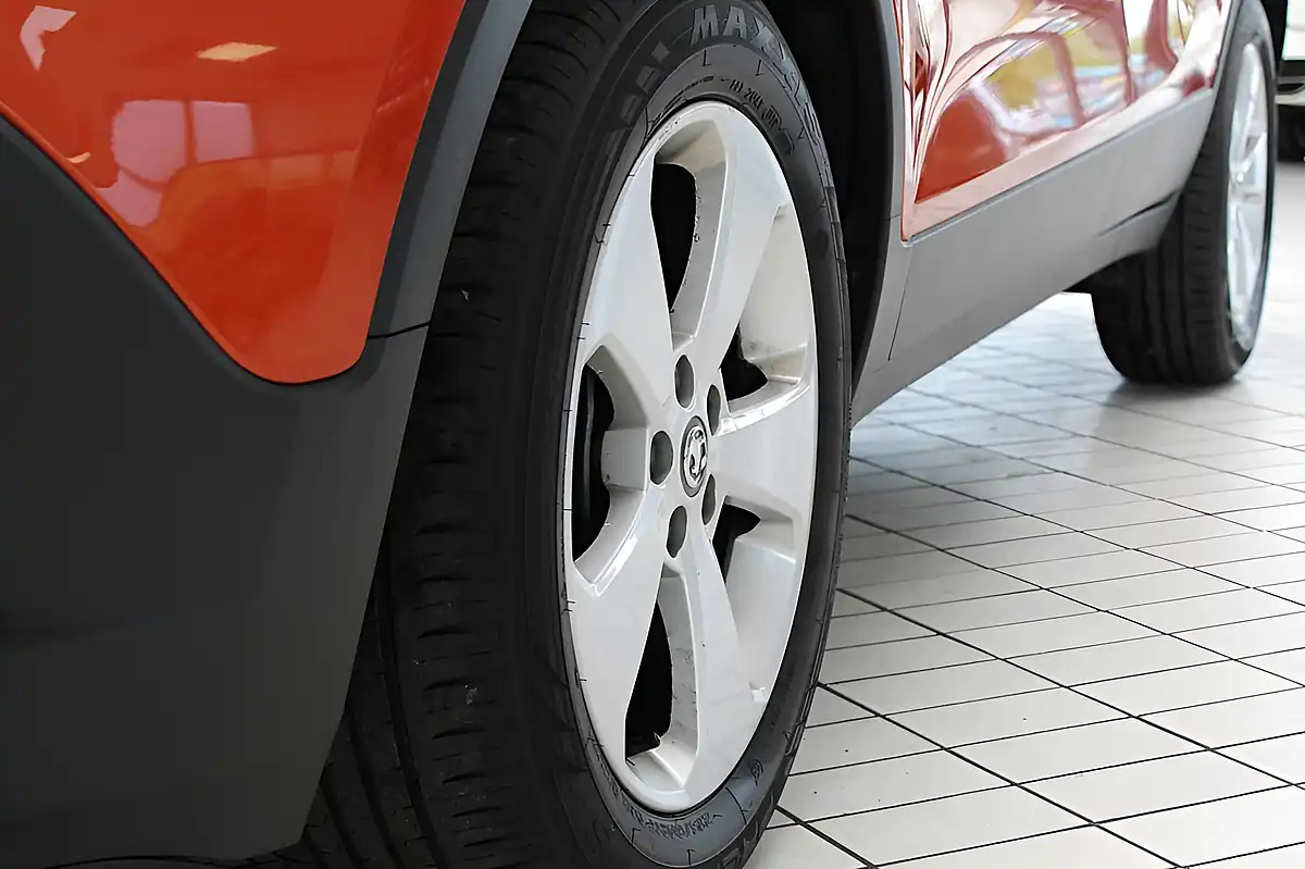 Used 2015 Vauxhall Mokka Exclusiv Orange Rock - Interior and Exterior details 5