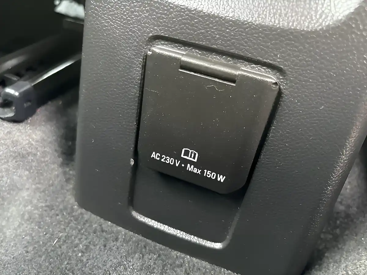 Used 2015 Vauxhall Mokka Exclusiv Red - Interior and Exterior details 16