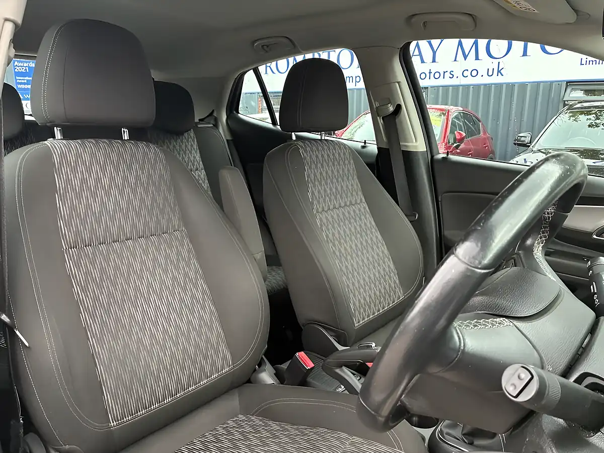 Used 2015 Vauxhall Mokka Exclusiv Silver - Interior and Exterior details 12