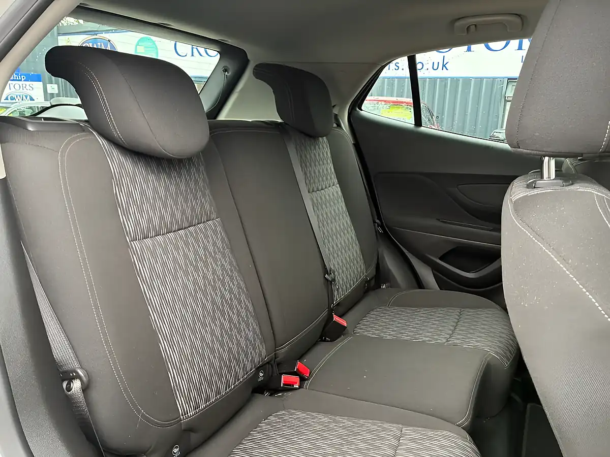 Used 2015 Vauxhall Mokka Exclusiv Silver - Interior and Exterior details 15
