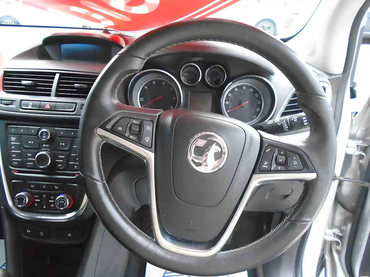 Used 2015 Vauxhall Mokka Exclusiv Silver - Interior and Exterior details 12
