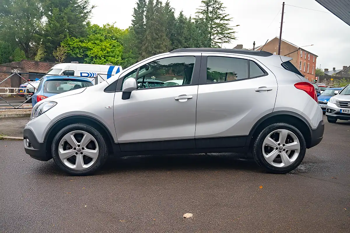 Used 2015 Vauxhall Mokka Exclusiv Sovereign Silver - Interior and Exterior details 6