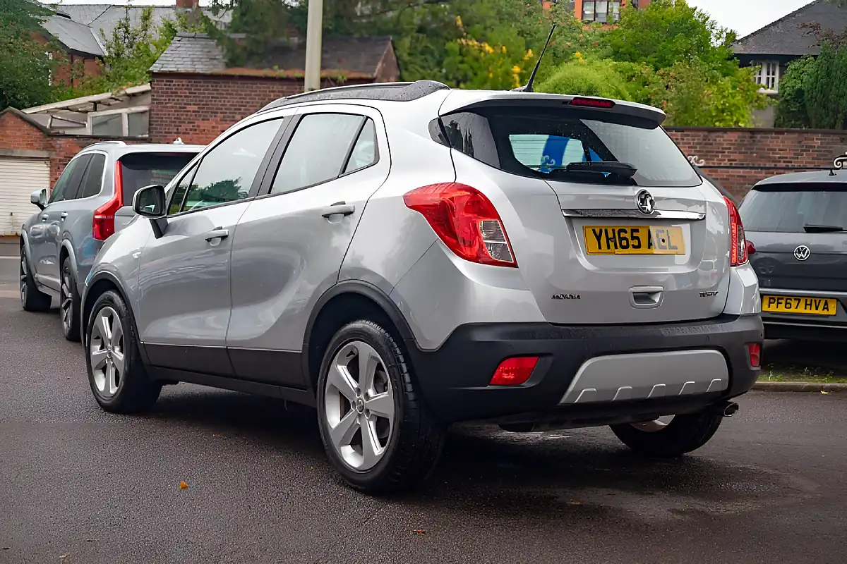 Used 2015 Vauxhall Mokka Exclusiv Sovereign Silver - Interior and Exterior details 7
