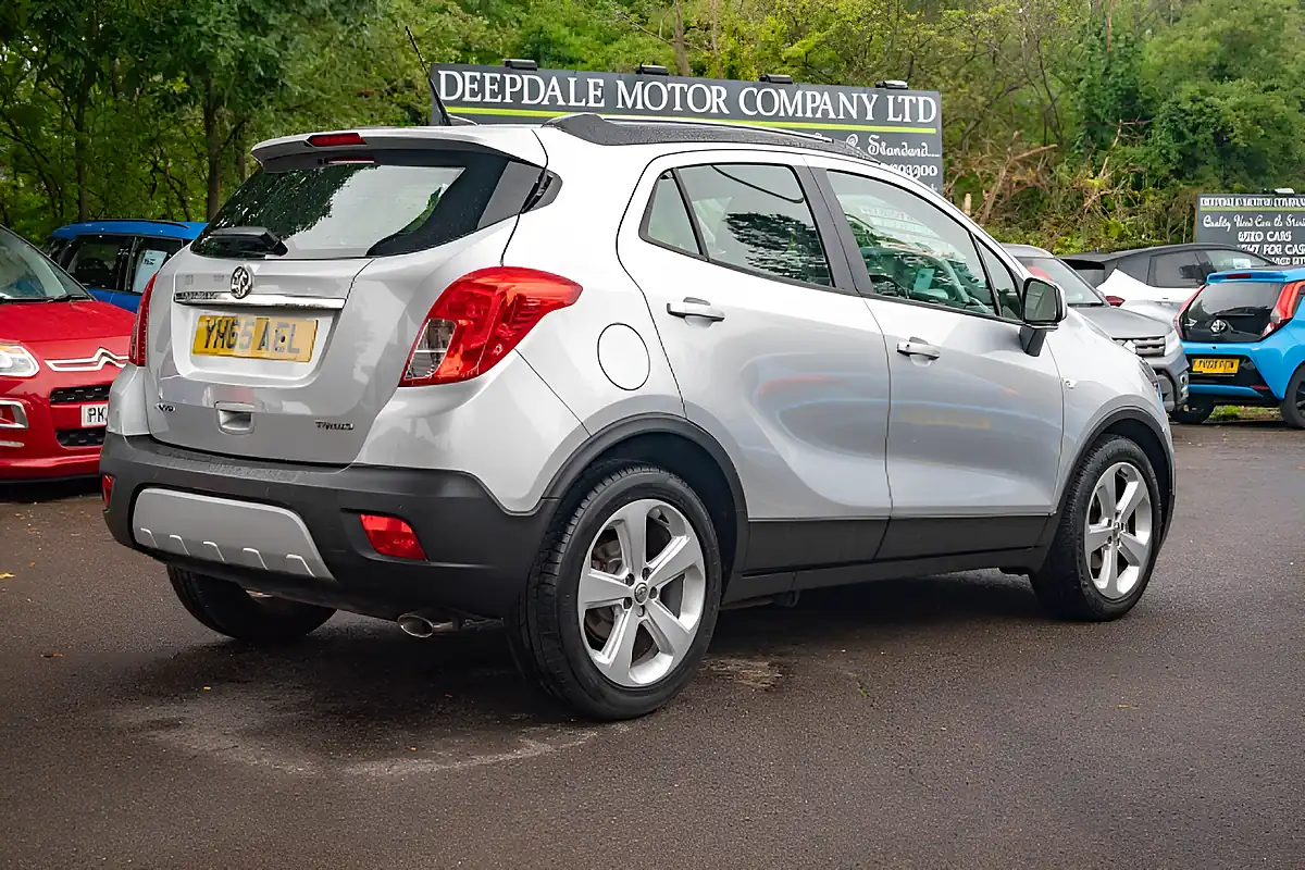 Used 2015 Vauxhall Mokka Exclusiv Sovereign Silver - Interior and Exterior details 9