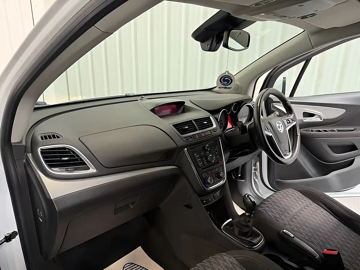 Used 2015 Vauxhall Mokka Exclusiv White - Interior and Exterior details 10