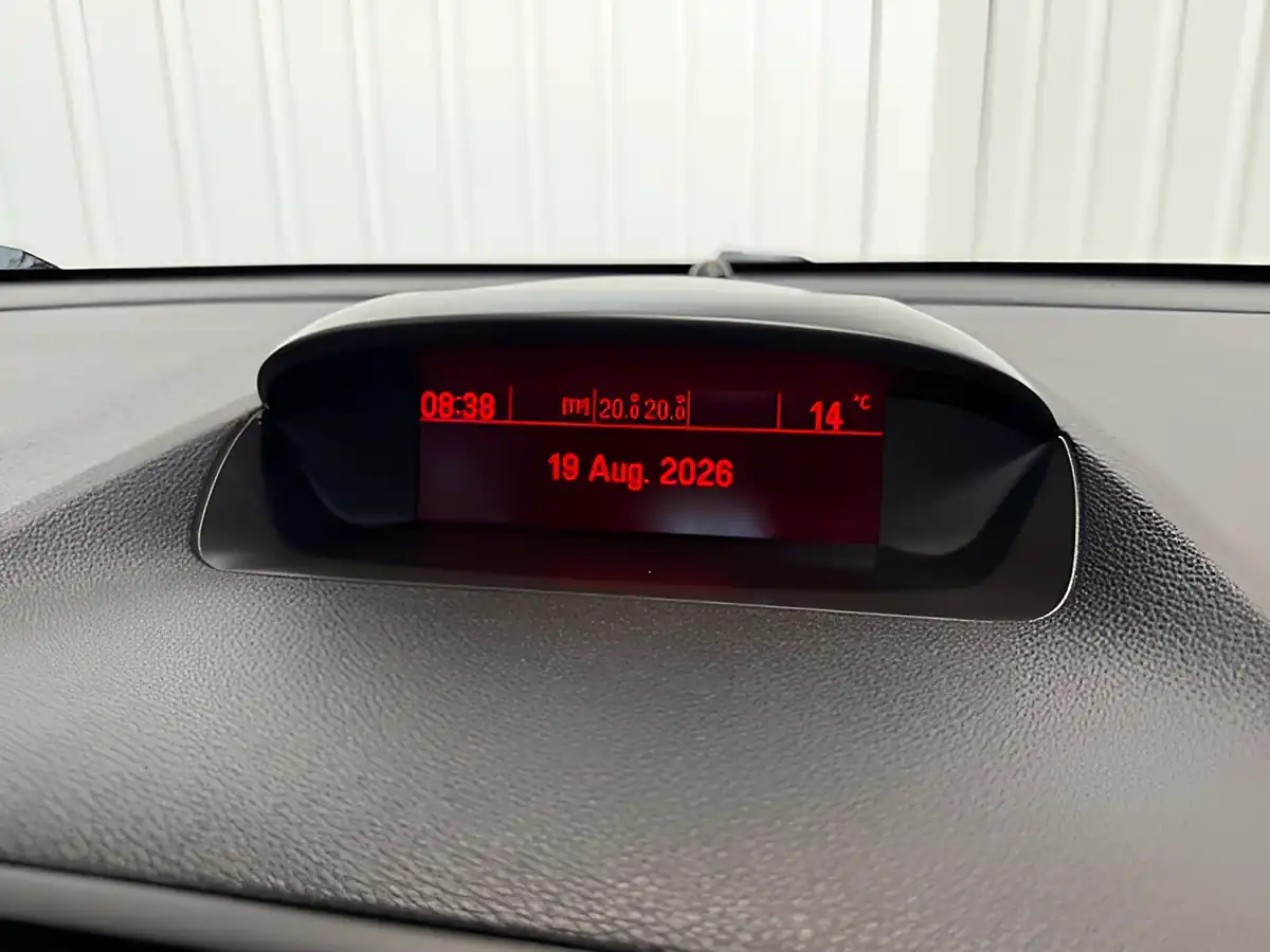 Used 2015 Vauxhall Mokka Exclusiv White - Interior and Exterior details 18
