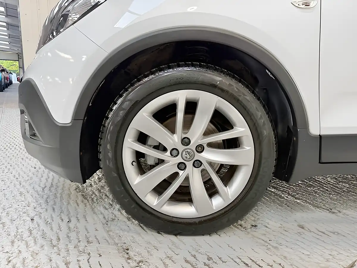 Used 2015 Vauxhall Mokka Exclusiv White - Interior and Exterior details 4