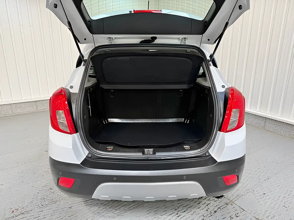 Used 2015 Vauxhall Mokka Exclusiv White - Interior and Exterior details 8