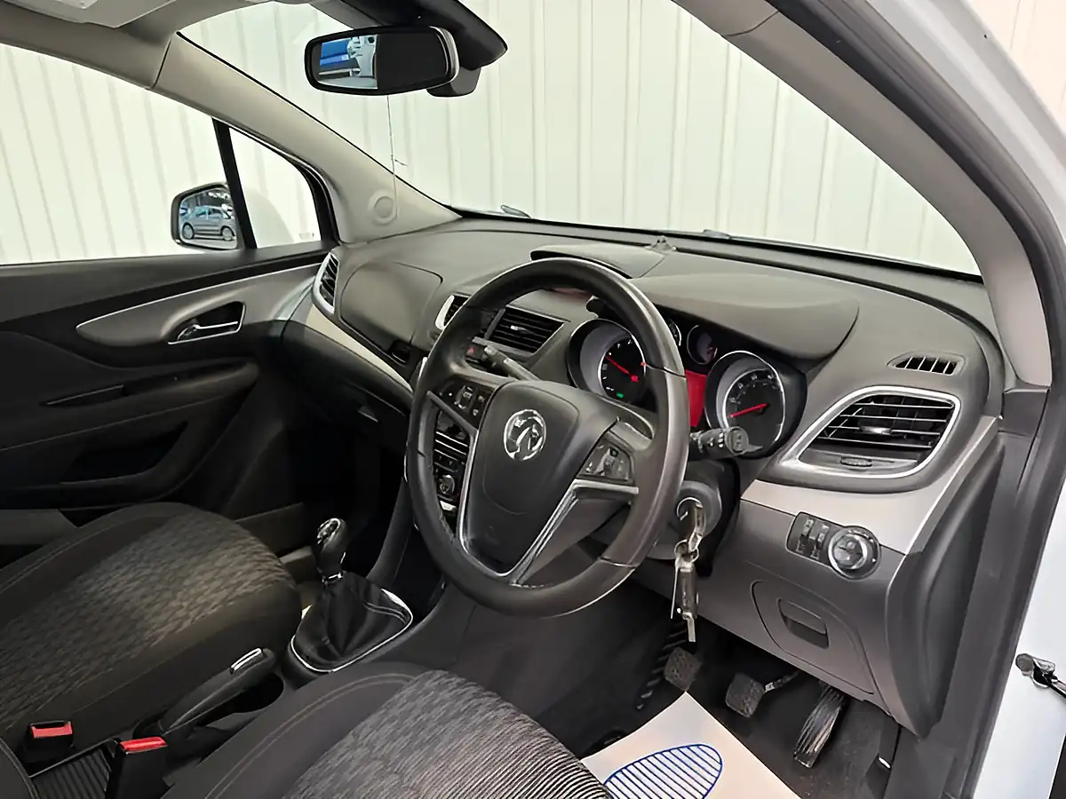 Used 2015 Vauxhall Mokka Exclusiv White - Interior and Exterior details 9