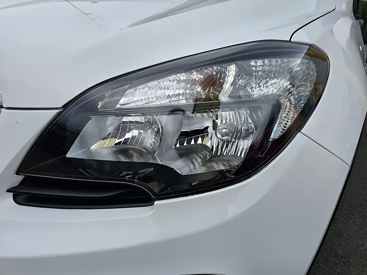 Used 2015 Vauxhall Mokka Exclusiv White - Interior and Exterior details 20