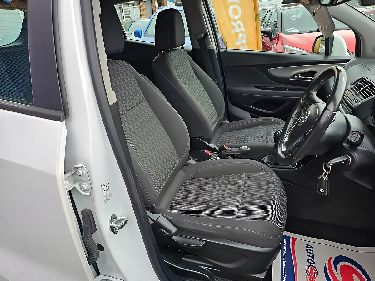 Used 2015 Vauxhall Mokka Exclusiv White - Interior and Exterior details 6