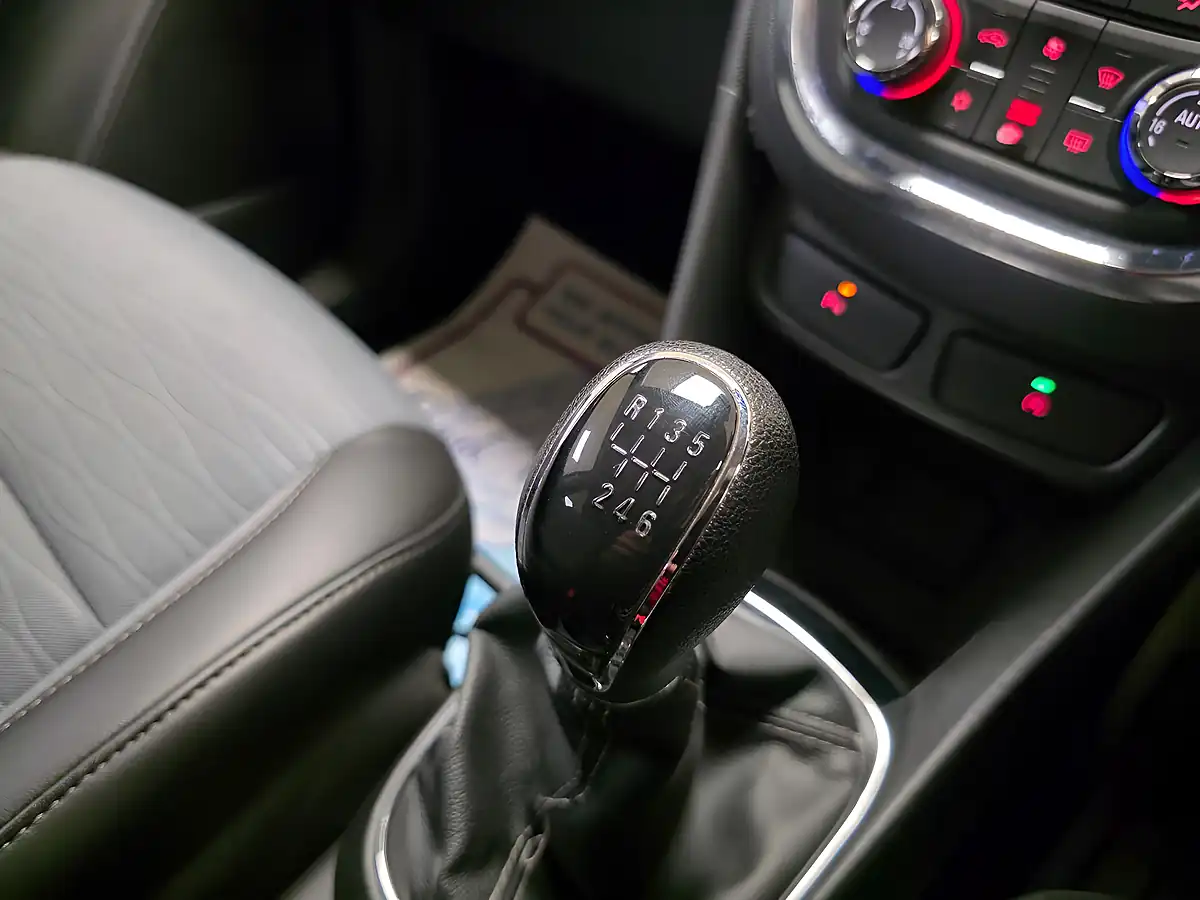 Used 2015 Vauxhall Mokka Limited Edition White - Interior and Exterior details 10