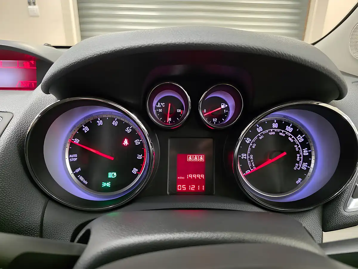 Used 2015 Vauxhall Mokka Limited Edition White - Interior and Exterior details 7