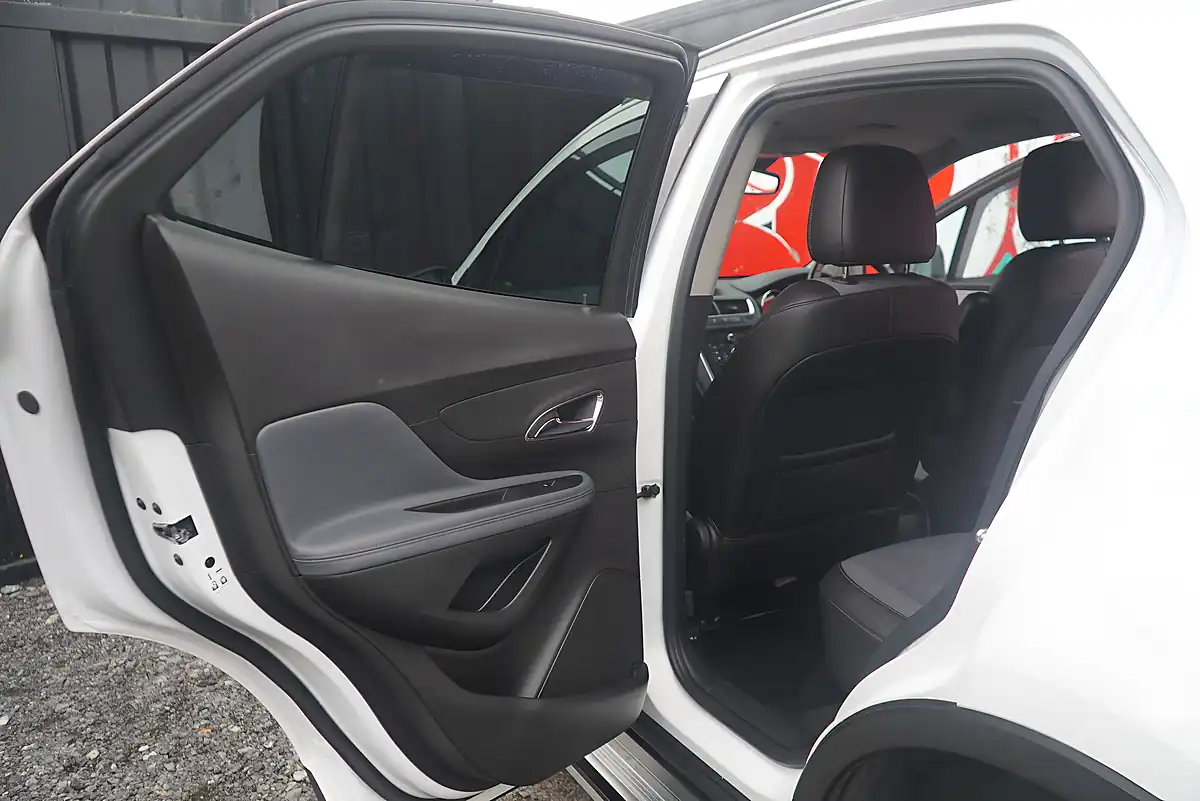 Used 2015 Vauxhall Mokka Limited Edition White - Interior and Exterior details 17