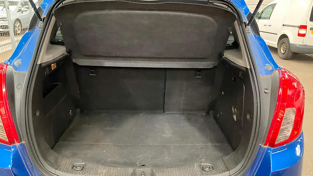 Used 2015 Vauxhall Mokka Se Blue - Interior and Exterior details 10