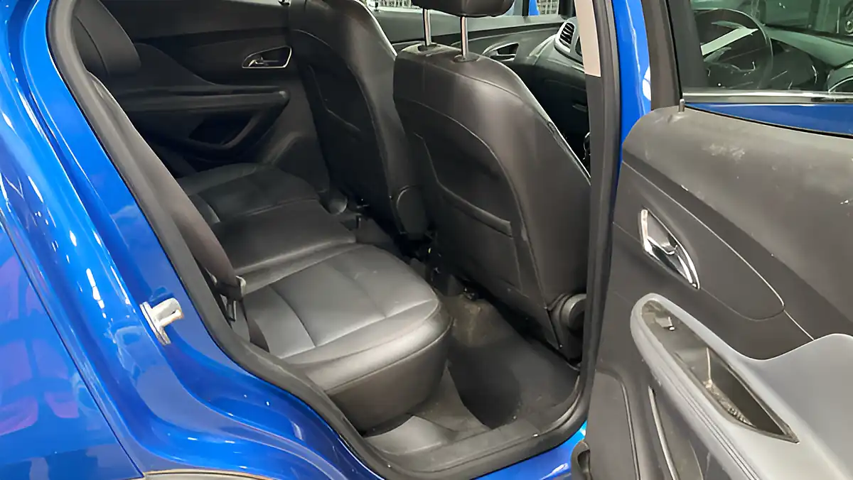 Used 2015 Vauxhall Mokka Se Blue - Interior and Exterior details 11