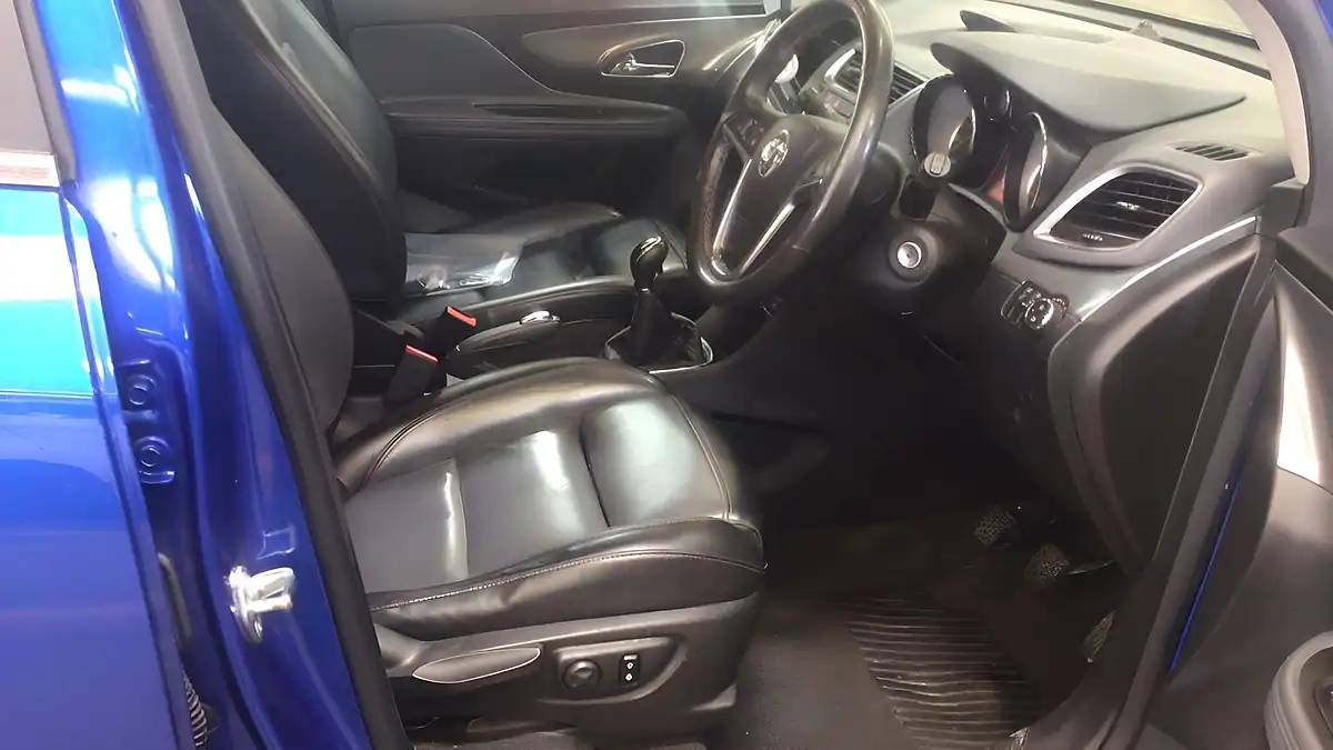Used 2015 Vauxhall Mokka Se Blue - Interior and Exterior details 7