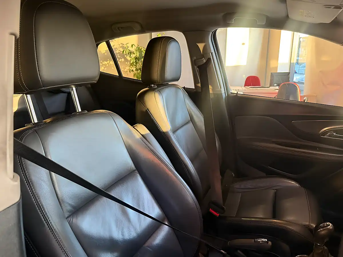 Used 2015 Vauxhall Mokka Se Blue - Interior and Exterior details 14