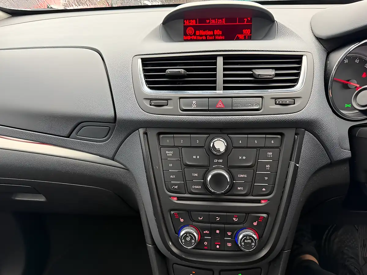 Used 2015 Vauxhall Mokka Se Blue - Interior and Exterior details 12