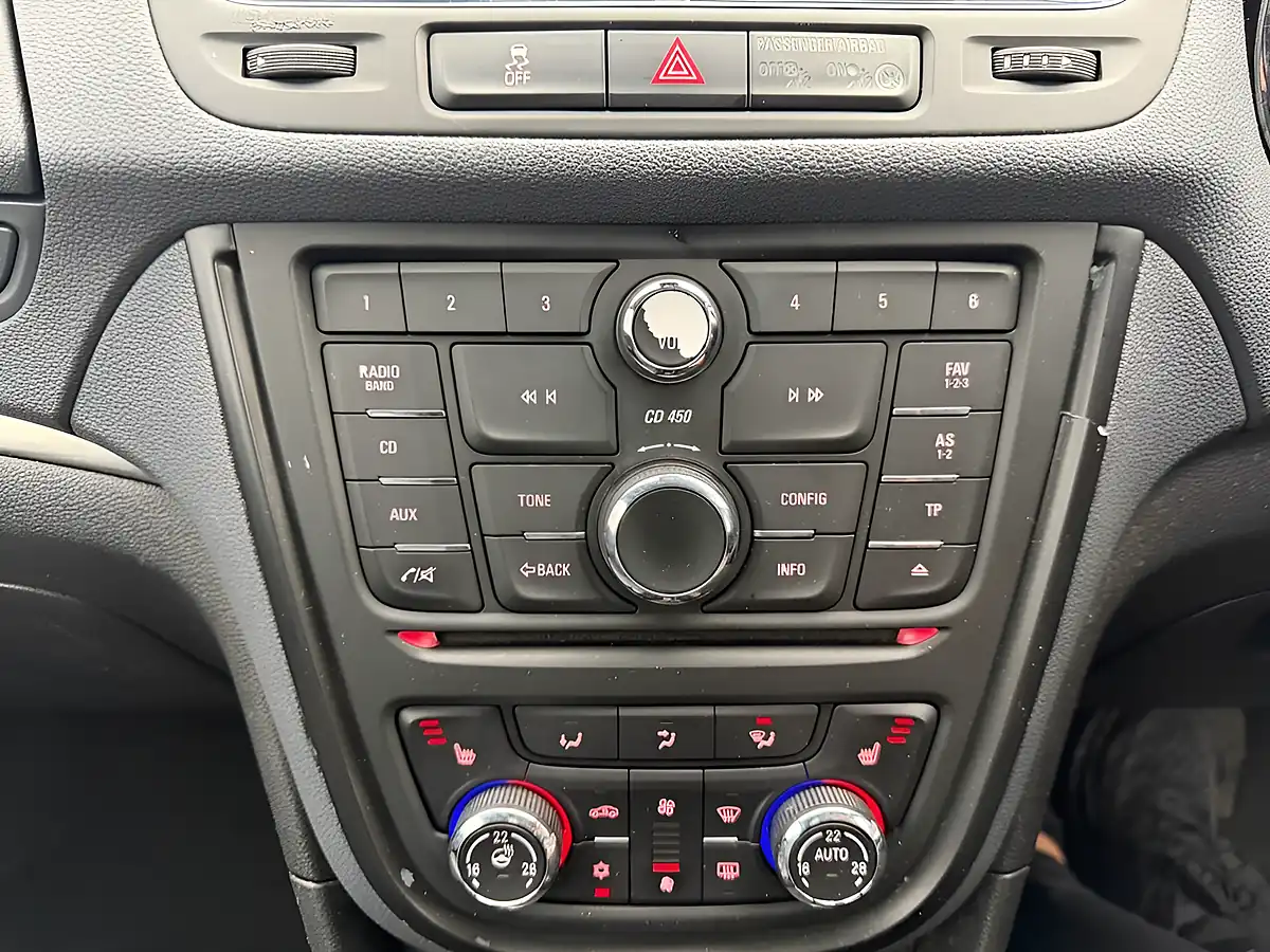 Used 2015 Vauxhall Mokka Se Blue - Interior and Exterior details 13