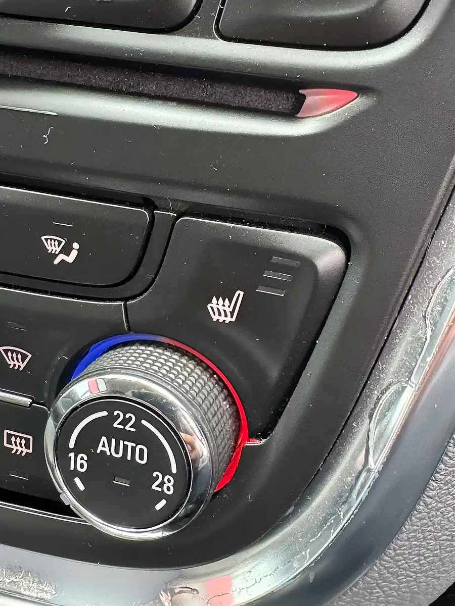 Used 2015 Vauxhall Mokka Se Brown - Interior and Exterior details 14