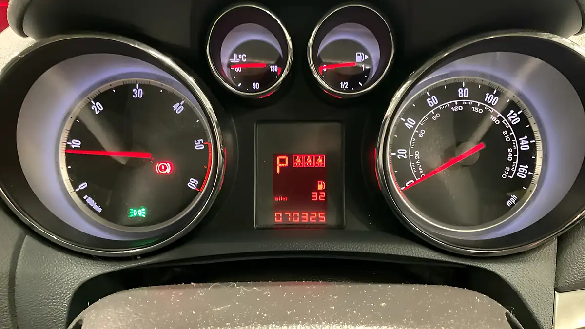 Used 2015 Vauxhall Mokka Se Grey - Interior and Exterior details 12