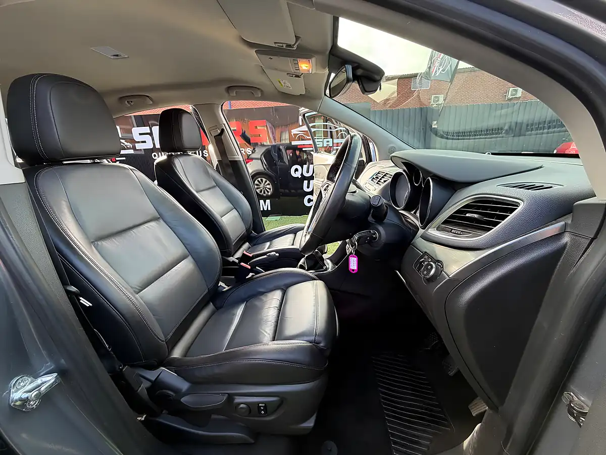 Used 2015 Vauxhall Mokka Se Grey - Interior and Exterior details 17