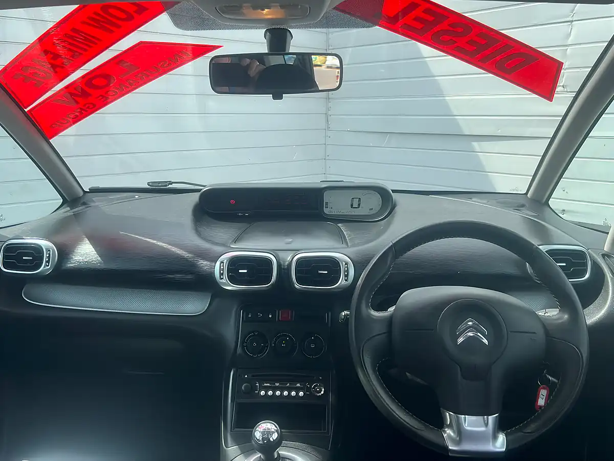 Used 2015 Vauxhall Mokka Se - Interior and Exterior details 16