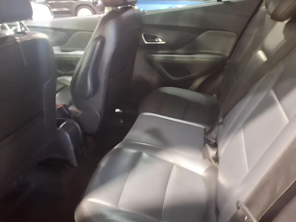Used 2015 Vauxhall Mokka Se Red - Interior and Exterior details 14
