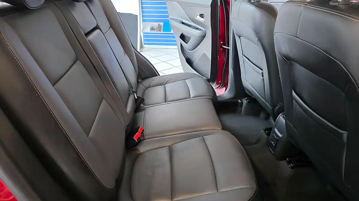 Used 2015 Vauxhall Mokka Se Red - Interior and Exterior details 13