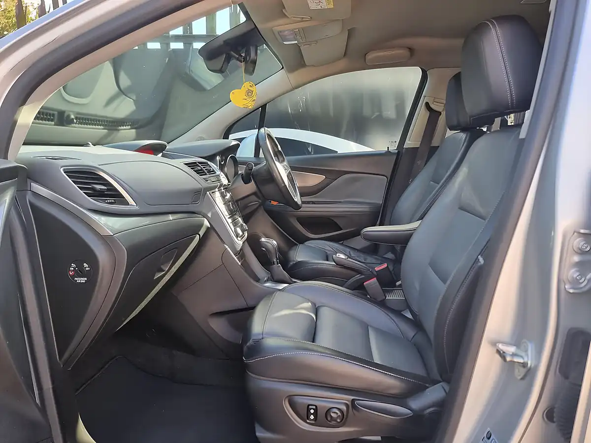 Used 2015 Vauxhall Mokka Se Silver - Interior and Exterior details 16