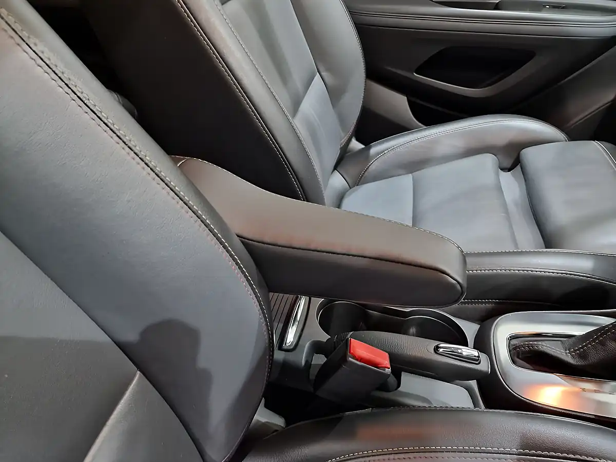 Used 2015 Vauxhall Mokka Se Silver - Interior and Exterior details 11