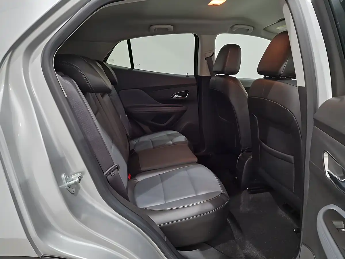 Used 2015 Vauxhall Mokka Se Silver - Interior and Exterior details 12