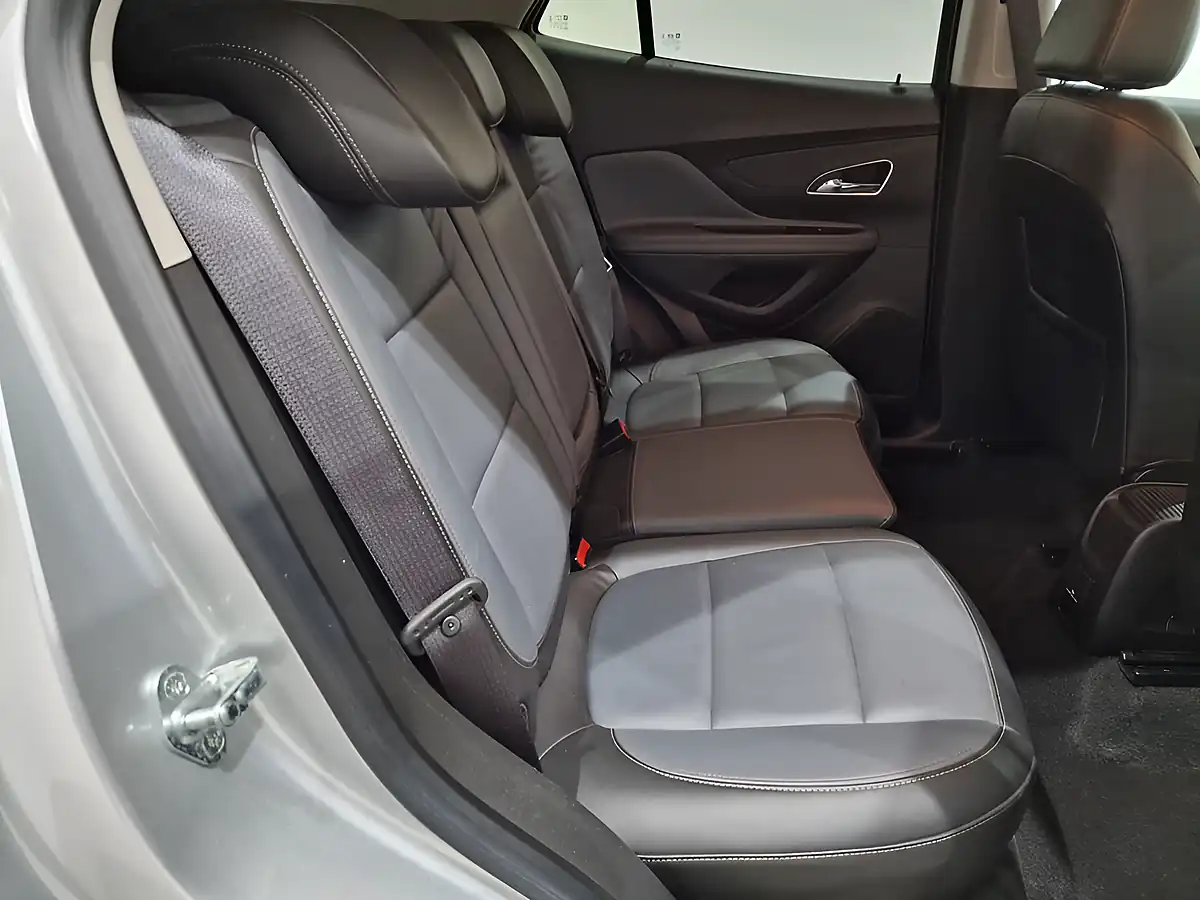 Used 2015 Vauxhall Mokka Se Silver - Interior and Exterior details 13