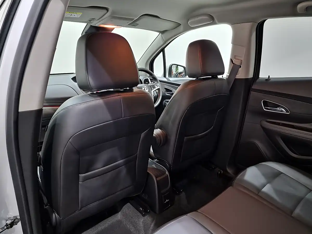 Used 2015 Vauxhall Mokka Se Silver - Interior and Exterior details 20