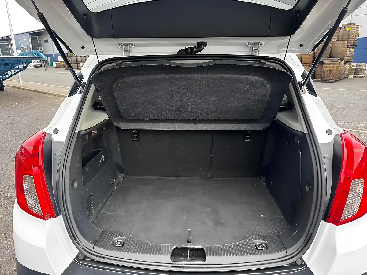 Used 2015 Vauxhall Mokka Se White - Interior and Exterior details 10