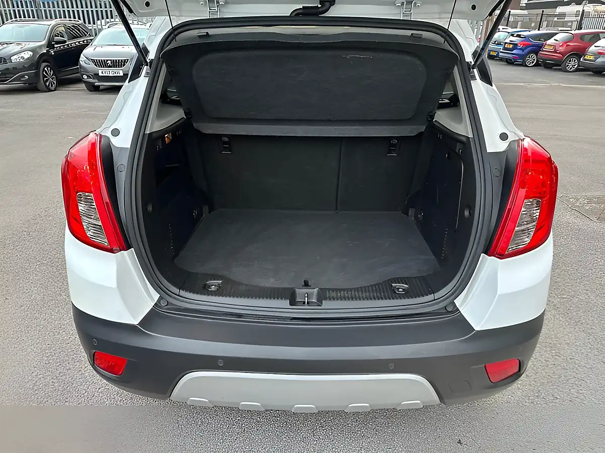 Used 2015 Vauxhall Mokka Se White - Interior and Exterior details 13