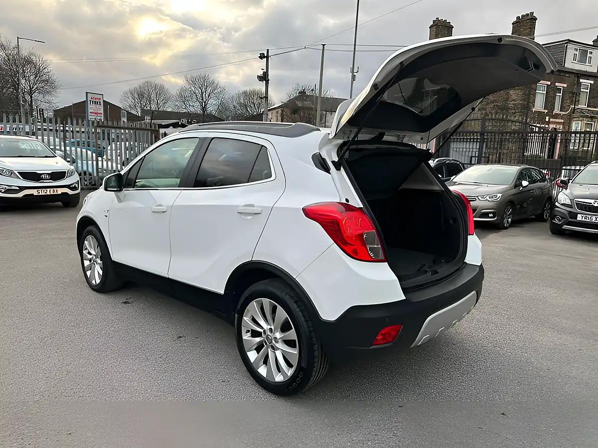 Used 2015 Vauxhall Mokka Se White - Interior and Exterior details 15