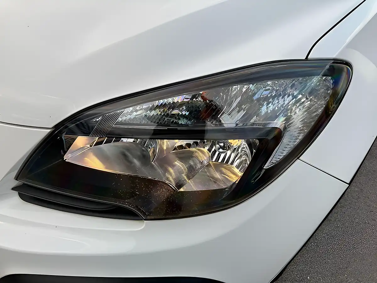 Used 2015 Vauxhall Mokka Se White - Interior and Exterior details 9